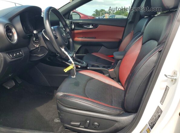 3KPF54AD7KE039649 2019 KIA FORTE White Вид салону спереду