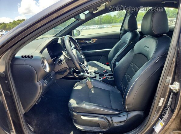 3KPF54AD7NE449758 2022 KIA FORTE Charcoal Widok wnętrza z przodu