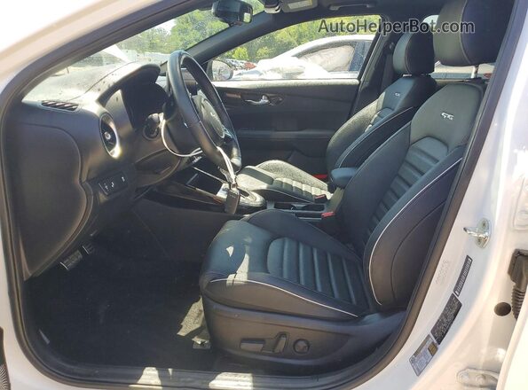 3KPF54AD7PE522209 2023 KIA FORTE White Սալոնի դիմացի տեսք