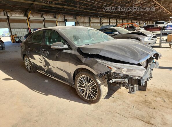 3KPF54AD7PE606613 2023 KIA FORTE Gray Przód prawy