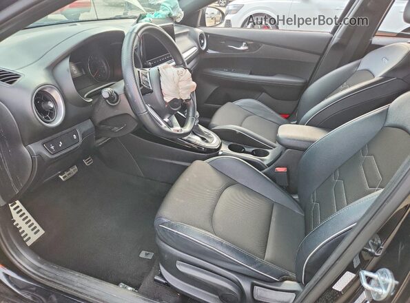 3KPF54AD7PE622777 2023 KIA FORTE Black Սալոնի դիմացի տեսք