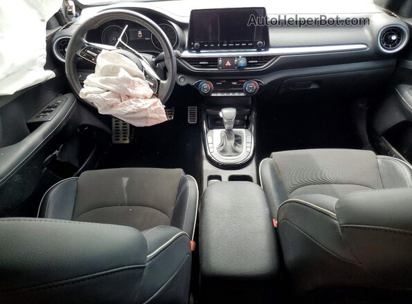 3KPF54AD7PE663250 2023 KIA FORTE Silver Առջևի վահանակի տեսք