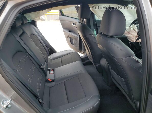 3KPF54AD7PE663250 2023 KIA FORTE Silver Հետևի նստատեղերի տեսք