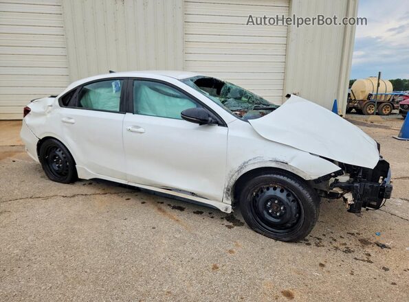 3KPF54AD7RE714958 2024 KIA FORTE Белый Передняя правая четверть