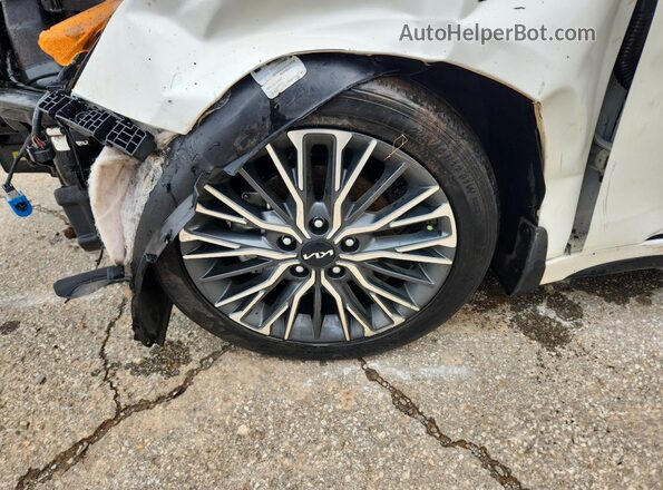 3KPF54AD7RE714958 2024 KIA FORTE Белый 