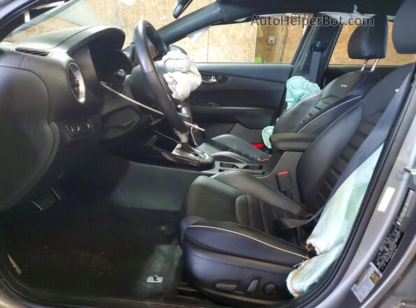 3KPF54AD7RE720968 2024 KIA FORTE Silver Widok wnętrza z przodu