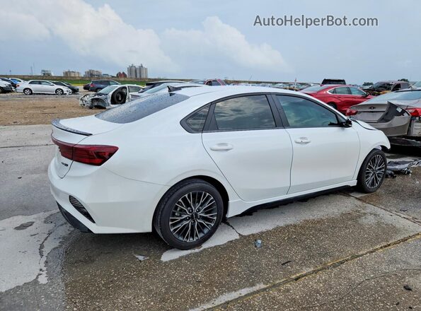 3KPF54AD7RE790292 2024 KIA FORTE White უკანა მარჯვენა