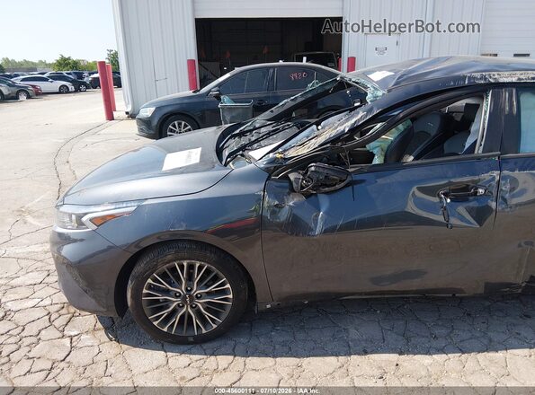 3KPF54AD7RE834517 2024 KIA FORTE Silver Вид спереду