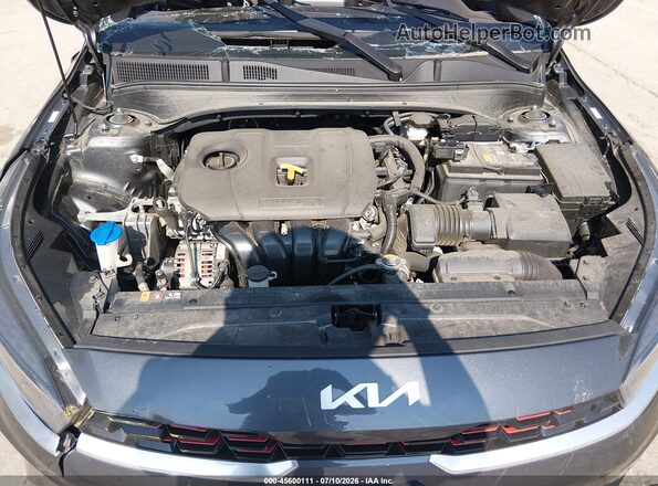 3KPF54AD7RE834517 2024 KIA FORTE Silver Вид ззаду