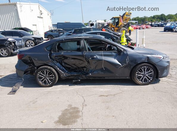 3KPF54AD7RE834517 2024 KIA FORTE Silver Вид задньої частини салону