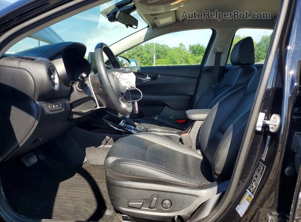 3KPF54AD8KE034413 2019 KIA FORTE Черный Вид салона спереди
