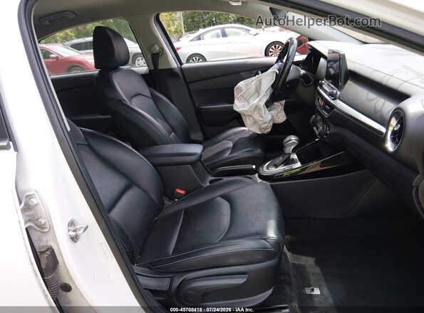 3KPF54AD8LE255219 2020 KIA FORTE Белый Вид салона спереди