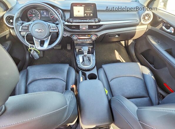 3KPF54AD8ME414435 2021 KIA FORTE Gray Dashboard view