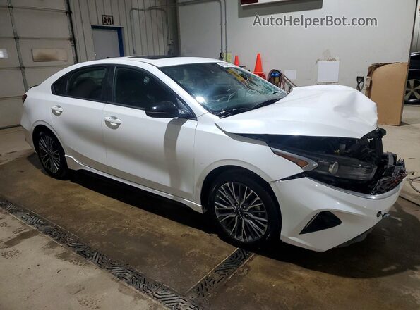 3KPF54AD8PE524003 2023 KIA FORTE White Передня права чверть