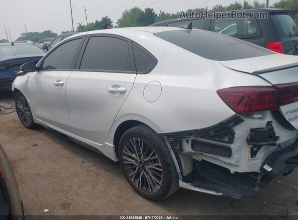 3KPF54AD8RE718081 2024 KIA FORTE White 