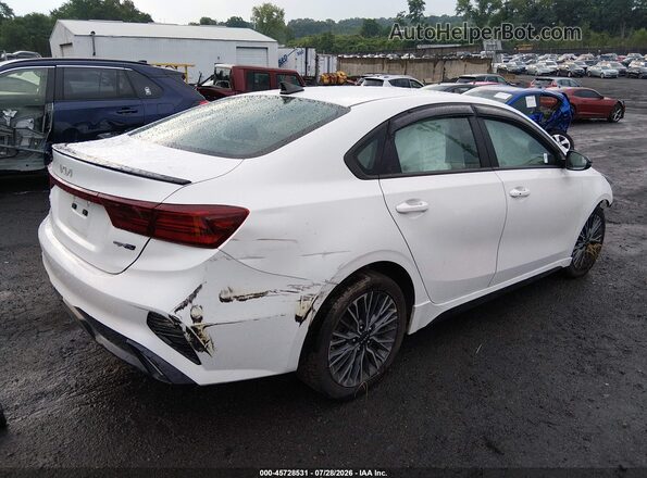 3KPF54AD8RE744650 2024 KIA FORTE Белый Задняя правая четверть