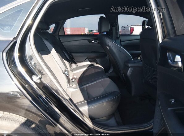 3KPF54AD8RE821145 2024 KIA FORTE Black Vista de los asientos traseros