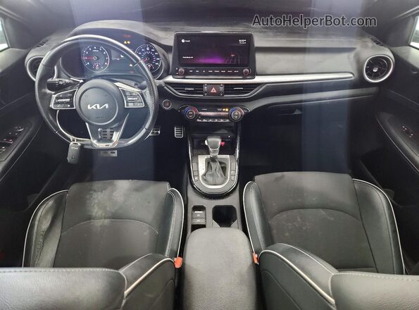 3KPF54AD9NE439796 2022 KIA FORTE Gray Առջևի վահանակի տեսք
