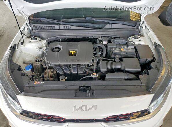 3KPF54AD9NE510107 2022 KIA FORTE White უკანა სალონის ხედი