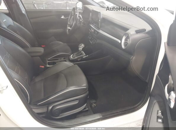 3KPF54AD9PE667333 2023 KIA FORTE White წინა სალონის ხედი