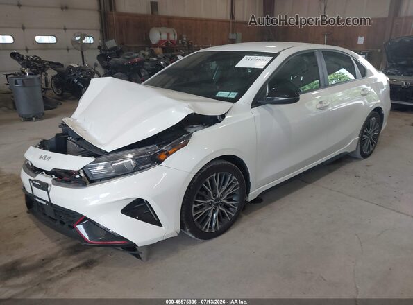 3KPF54AD9PE667333 2023 KIA FORTE White წინა მარცხენა ხედი სამი მეოთხედიდან