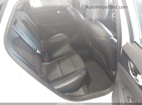 3KPF54AD9PE667333 2023 KIA FORTE White VIN კოდის სტიკერის ხედი
