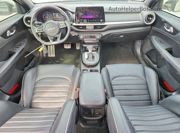 3KPF54AD9RE759335 2024 KIA FORTE Черный Вид панели приборов