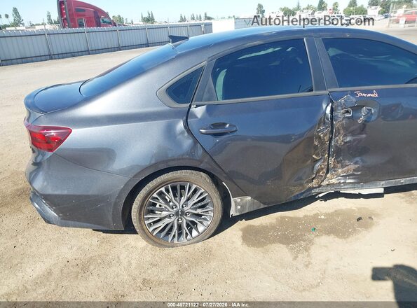 3KPF54ADXPE525301 2023 KIA FORTE Серый Вид спереди