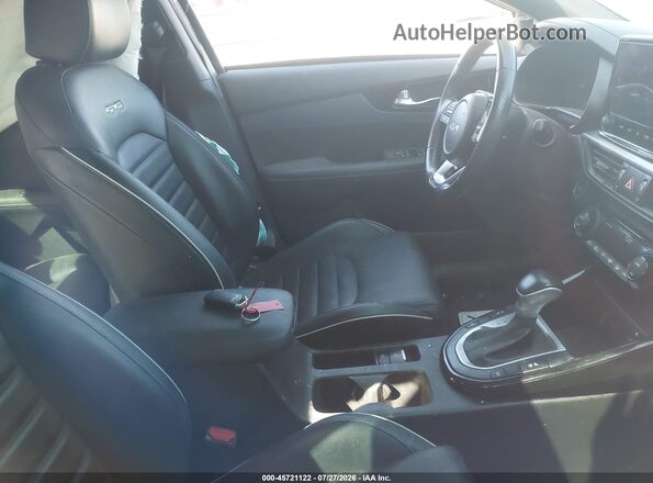 3KPF54ADXPE525301 2023 KIA FORTE Серый Вид салона спереди