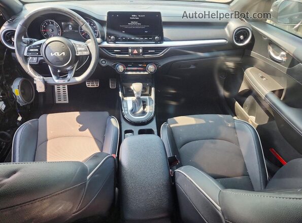 3KPF54ADXPE557553 2023 KIA FORTE Black Widok deski rozdzielczej