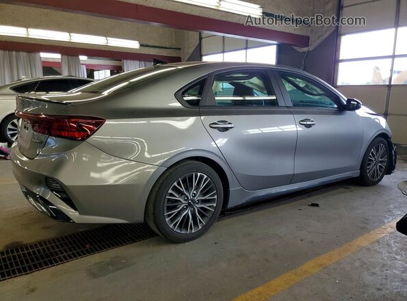 3KPF54ADXPE568908 2023 KIA FORTE Silver უკანა მარჯვენა