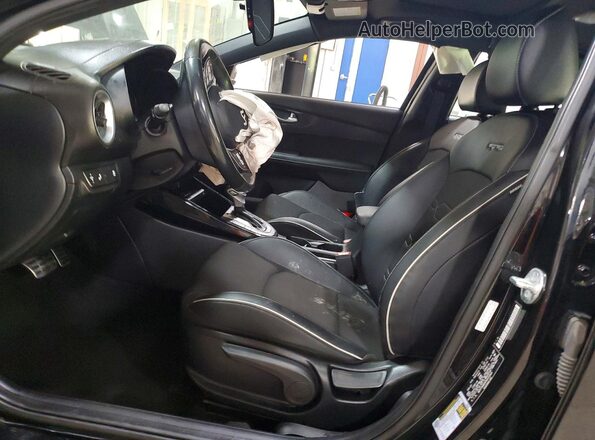 3KPF54ADXPE615564 2023 KIA FORTE Черный Вид салона спереди