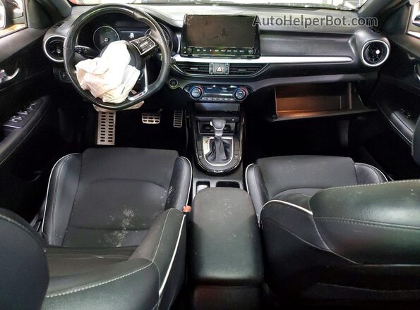 3KPF54ADXPE615564 2023 KIA FORTE Черный Вид панели приборов