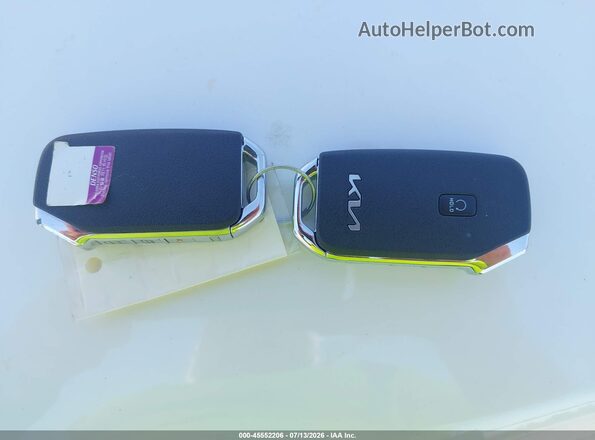 3KPF54ADXRE728868 2024 KIA FORTE White Vista del salpicadero