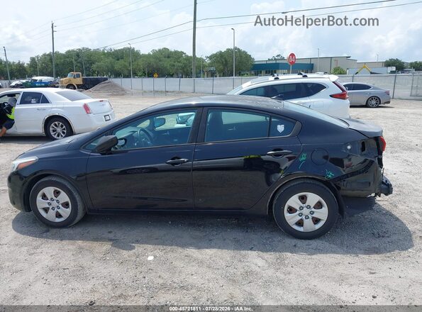 3KPFK4A70HE026690 2017 KIA FORTE Black 