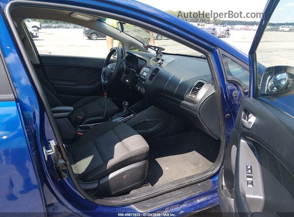 3KPFK4A70HE086131 2017 KIA FORTE Blue Вид салону спереду