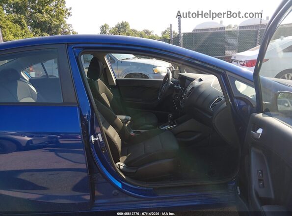 3KPFK4A70HE089353 2017 KIA FORTE Синий Вид салона спереди