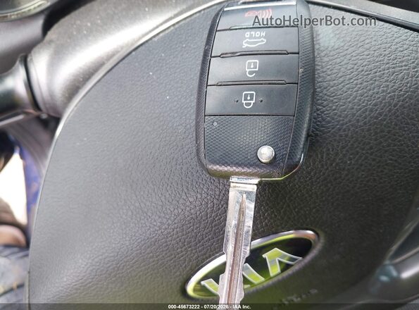 3KPFK4A70HE109181 2017 KIA FORTE Blue Vista del salpicadero