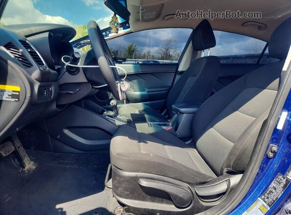 3KPFK4A70JE261970 2018 KIA FORTE Blue Vista interior delantera