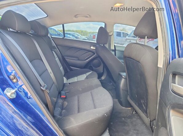 3KPFK4A70JE261970 2018 KIA FORTE Blue Vista de los asientos traseros
