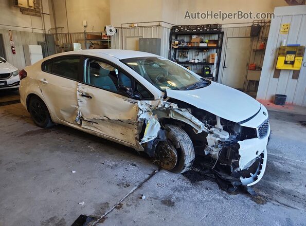 3KPFK4A71HE047435 2017 KIA FORTE White Przód prawy