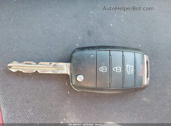 3KPFK4A71HE077342 2017 KIA FORTE White Vista del salpicadero