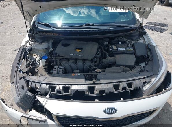 3KPFK4A71JE166866 2018 KIA FORTE White Widok z tyłu