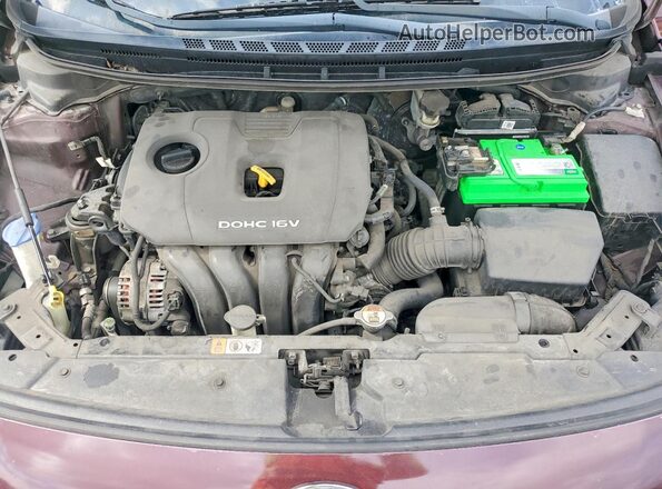 3KPFK4A71JE196692 2018 KIA FORTE Burgundy Սալոնի հետևի տեսք