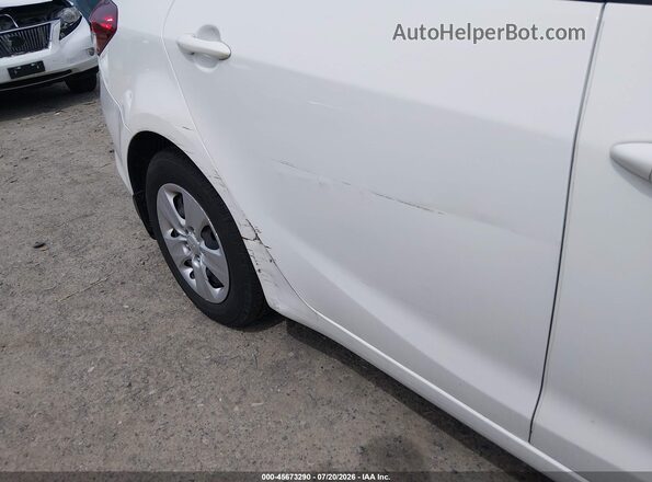 3KPFK4A71JE205472 2018 KIA FORTE Белый Вид спереди