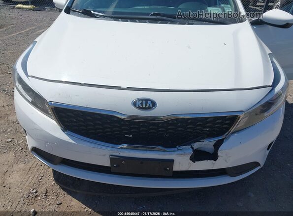 3KPFK4A72HE089287 2017 KIA FORTE White Widok z przodu