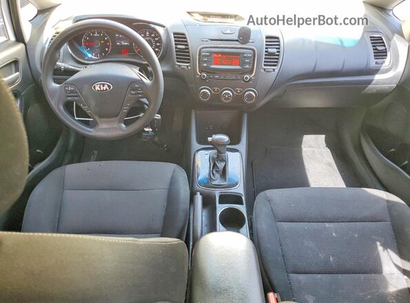 3KPFK4A72JE185040 2018 KIA FORTE White Vista del salpicadero