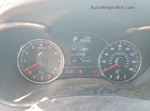 3KPFK4A72JE218411 2018 KIA FORTE White Սարքավորումների վահանակի տեսք