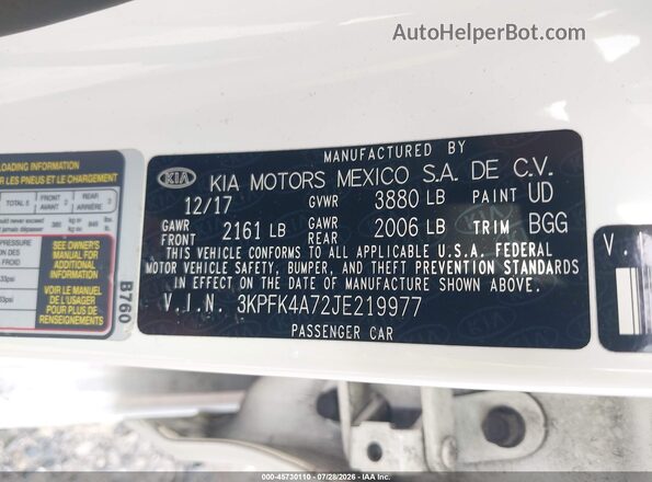 3KPFK4A72JE219977 2018 KIA FORTE White Widok komory silnika