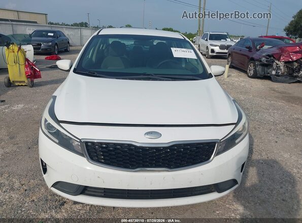 3KPFK4A72JE219977 2018 KIA FORTE White Widok wnętrza z tyłu
